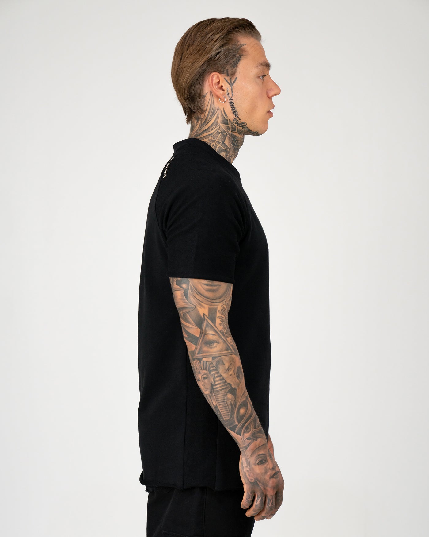 Bodyfit T-Shirt - Shape, black - right